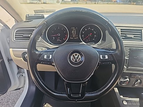 Used 2017 Volkswagen Jetta SE image 22