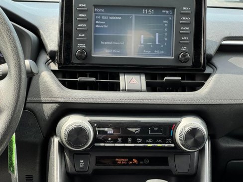 Used 2019 Toyota RAV4 LE image 13