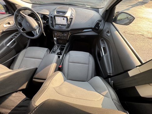 Used 2018 Ford Escape SE w/ SE Sport Appearance Package image 44