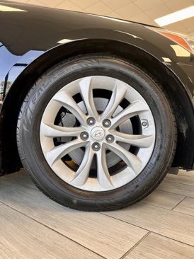 Used 2013 Hyundai Genesis 3.8 image 18