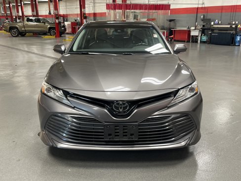 Used 2019 Toyota Camry XLE image 3