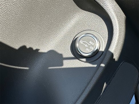 New 2025 Buick Envista Avenir image 18
