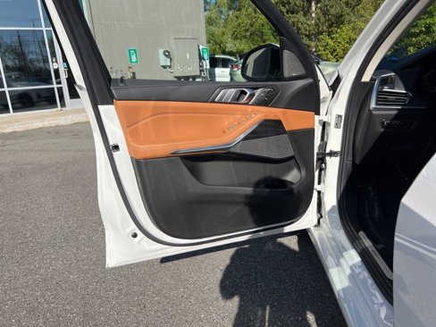 Used 2019 BMW X7 xDrive40i w/ Cold Weather Package image 17
