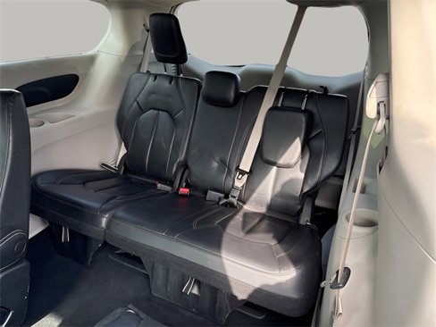 Used 2022 Chrysler Pacifica Touring-L image 20