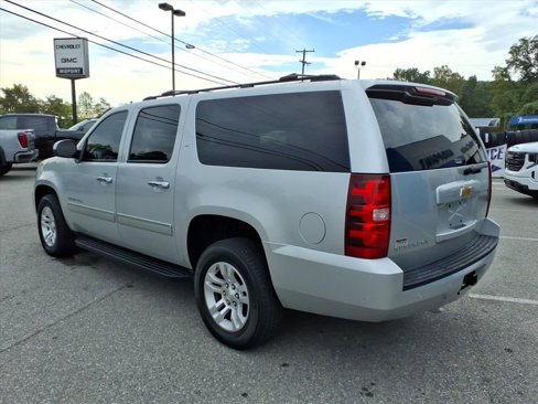 Used 2013 Chevrolet Suburban LT image 6