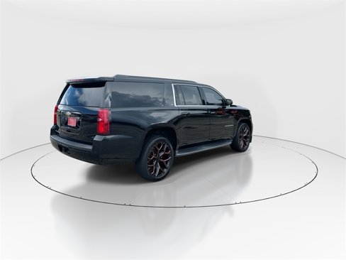 Used 2015 Chevrolet Suburban LT image 8