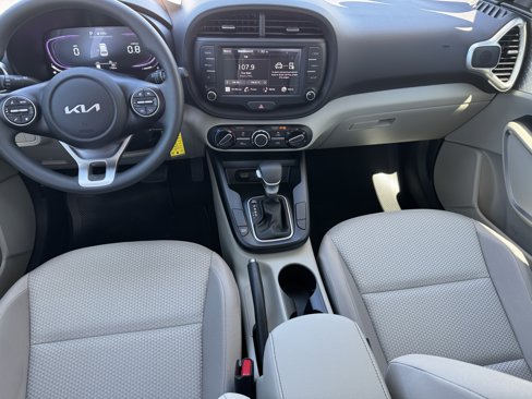 Certified 2025 Kia Soul LX w/ LX Technology Package image 15