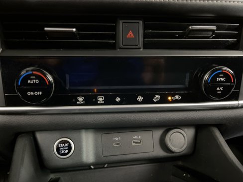 Used 2023 Nissan Rogue SV image 23