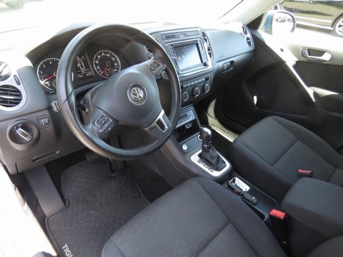 Used 2017 Volkswagen Tiguan Limited w/ Premium Package image 12