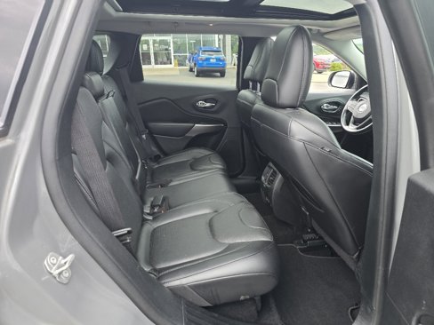 Used 2021 Jeep Cherokee Limited w/ Elite Package image 13