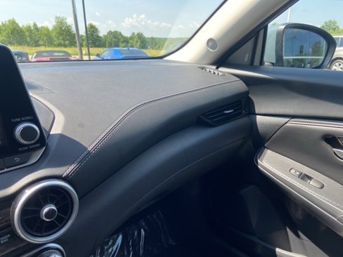 Used 2025 Nissan Sentra SV image 19