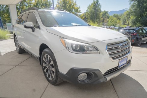 Used 2017 Subaru Outback 2.5i Limited image 2