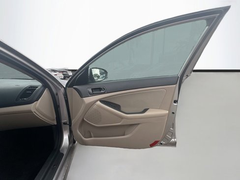 Used 2015 Kia Optima LX image 29