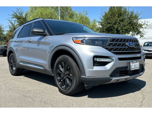 Used 2021 Ford Explorer XLT w/ Equipment Group 202A image 8