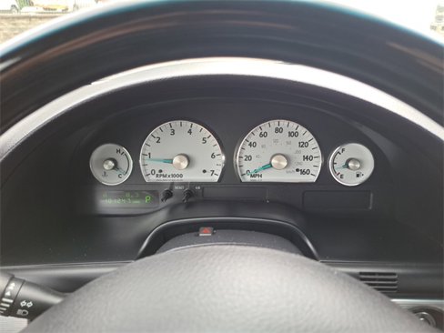 Used 2004 Ford Thunderbird image 12