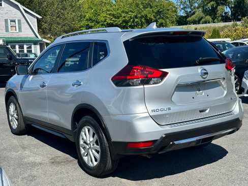 Used 2018 Nissan Rogue SV w/ Sun & Sound Touring Package image 5