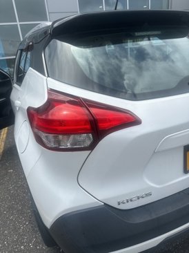 Used 2019 Nissan Kicks SR w/ SR Premium Package image 2
