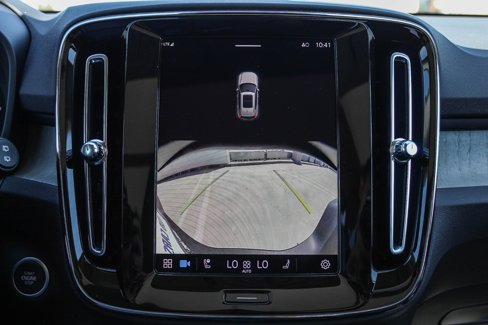 Used 2024 Volvo XC40 B5 Plus w/ Climate Package image 24
