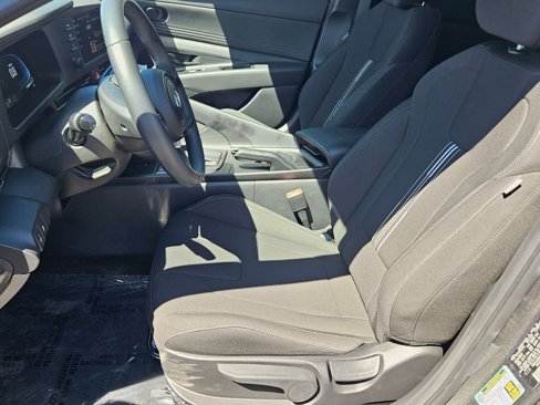 Certified 2025 Hyundai Elantra Sport image 16