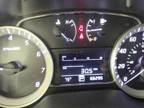Used 2015 Nissan Sentra SL w/ SL Premium Package image 16