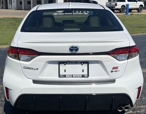 Used 2025 Toyota Corolla SE w/ SE Premium Package image 7