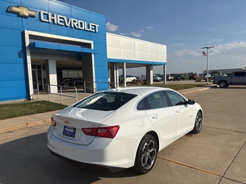 Used 2024 Chevrolet Malibu LT image 8