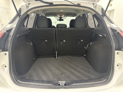 Used 2021 Nissan Kicks SV image 15