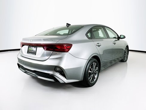 Used 2024 Kia Forte LXS image 9