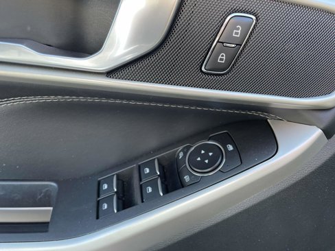 Used 2023 Ford Explorer XLT image 15
