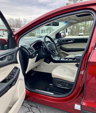 Used 2019 Ford Edge Titanium w/ Cold Weather Package image 10