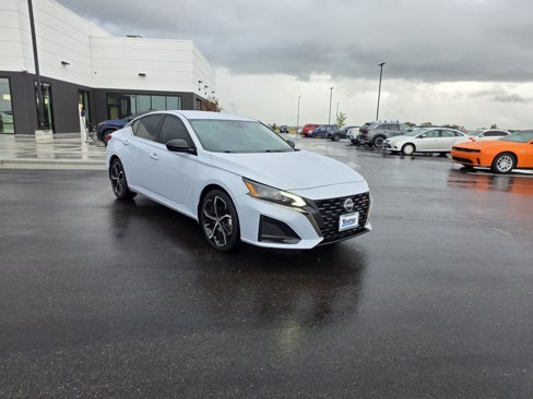 Used 2023 Nissan Altima 2.5 SR image 3