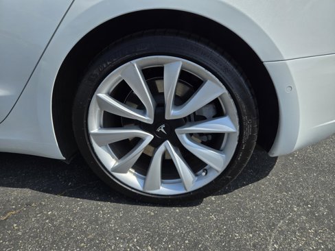 Used 2020 Tesla Model 3 Standard Range Plus image 23