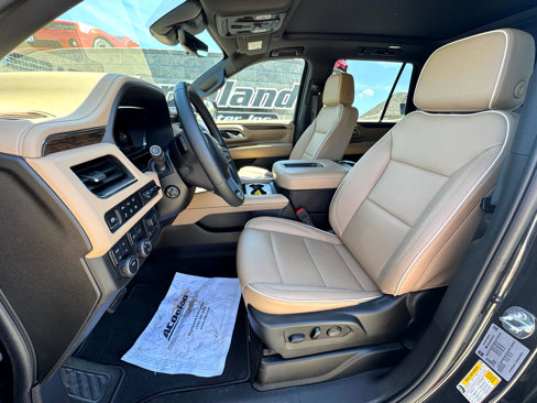 Used 2024 Chevrolet Tahoe Premier w/ Premium Package image 8