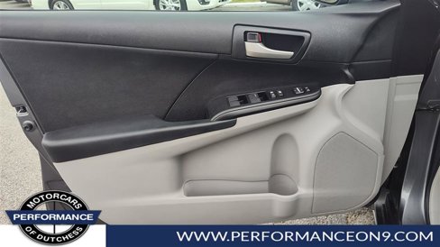 Used 2012 Toyota Camry LE image 9