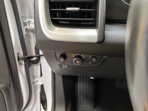 Used 2024 GMC Terrain SLT image 36