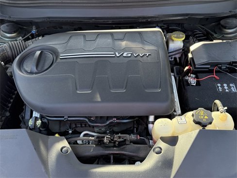Used 2019 Jeep Cherokee Limited image 37