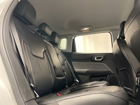 Used 2022 Jeep Compass Latitude image 10