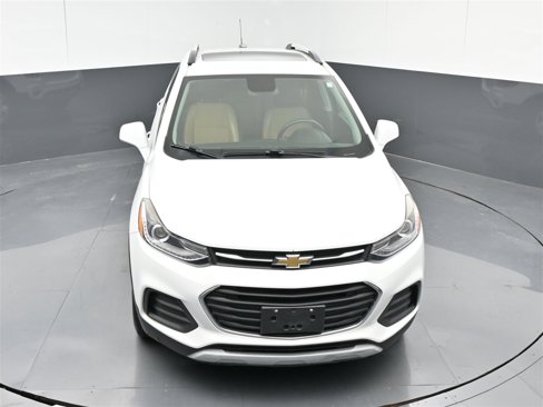 Used 2017 Chevrolet Trax LT w/ Sun & Sound Package image 21