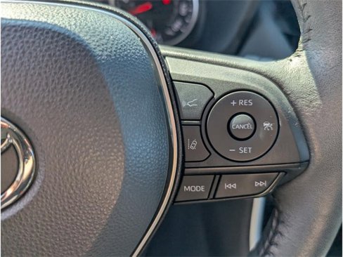 Used 2022 Toyota RAV4 XLE w/ Convenience Package image 19