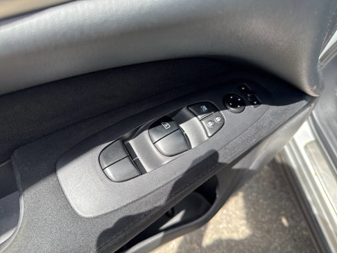 Used 2013 Nissan Pathfinder S image 24