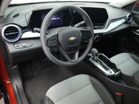Used 2024 Chevrolet Trax LT image 9