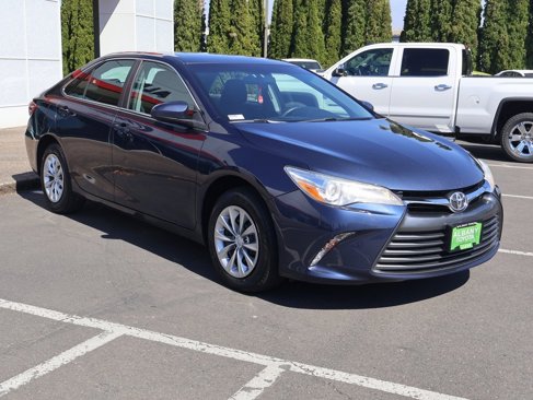 Used 2017 Toyota Camry LE image 9