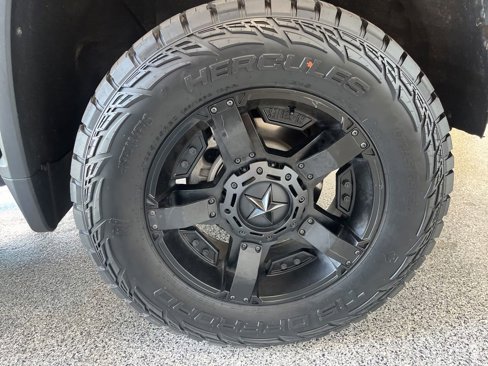 Used 2020 Chevrolet Silverado 3500 LT w/ Texas Edition image 46