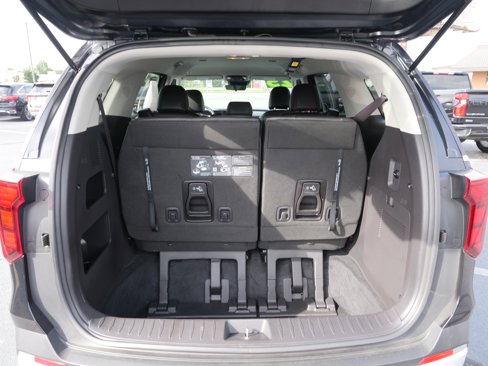 Used 2025 Kia Carnival image 12