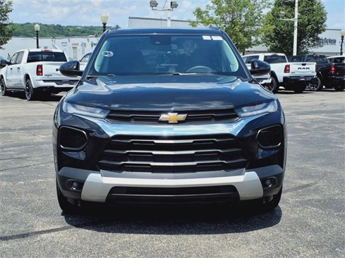 Used 2021 Chevrolet TrailBlazer LT w/ Driver Confidence Package image 2