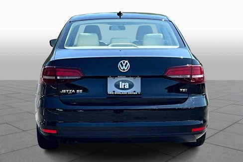 Used 2017 Volkswagen Jetta SE image 4