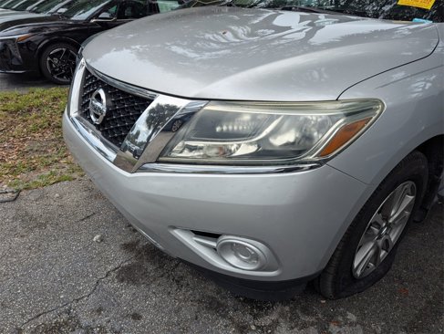 Used 2015 Nissan Pathfinder S image 4