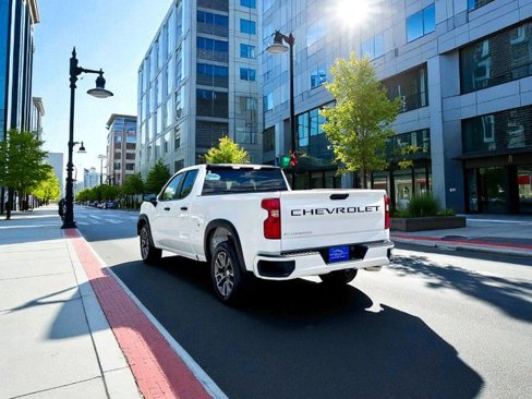 Used 2019 Chevrolet Silverado 1500 Custom w/ Trailering Package image 5