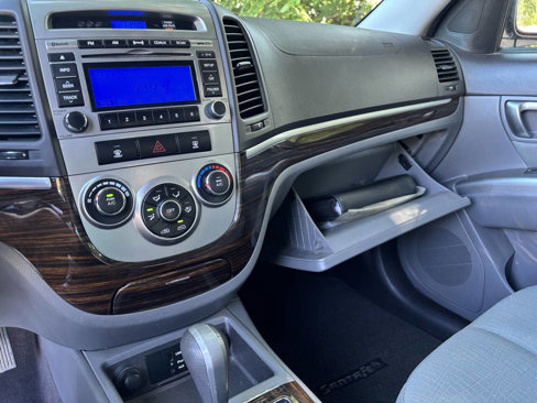 Used 2011 Hyundai Santa Fe GLS image 18