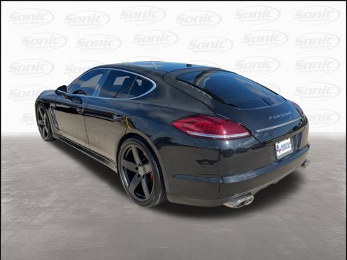 Used 2010 Porsche Panamera Turbo image 3